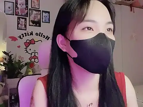 keelinnn19 online show from October 12, 2025, 7:04 pm