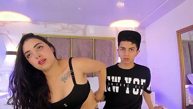 Snapshot of NickandAbby_ chatting on February 2, 2026, 8:08 pm NickandAbby online show from February 2, 2026, 8:08 pm