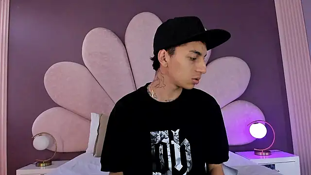 Snapshot of NickandAbby_ chatting on February 7, 2026, 12:24 pm NickandAbby online show from February 7, 2026, 12:24 pm