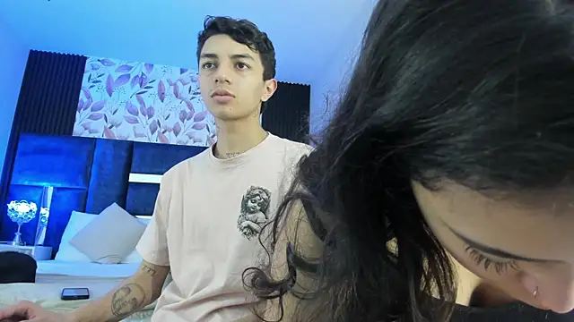 Snapshot of NickandAbby_ chatting on February 18, 2026, 7:32 pm NickandAbby online show from February 18, 2026, 7:32 pm