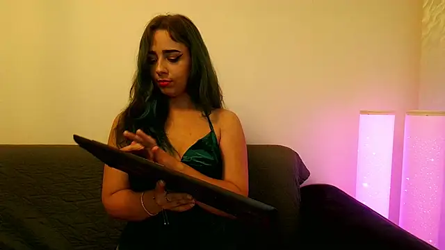 AlanaMilani  online show from May 29, 2026, 1:22 am