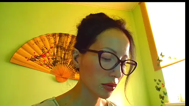 KiotoShine online show from October 20, 2025, 9:43 am