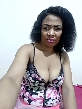 SEXYMOANSXX online show from September 20, 2025, 5:40 pm