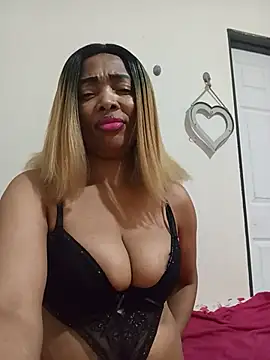 SEXYMOANSXX online show from June 30, 2026, 2:50 pm