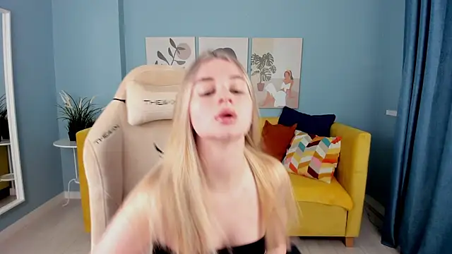 SweetyLicky online show from October 17, 2025, 4:53 pm