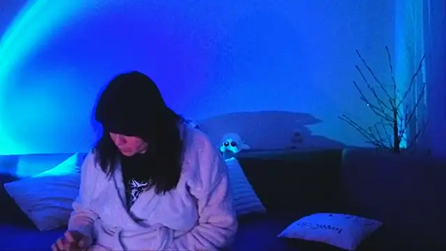 Bella Hillss online show from February 9, 2026, 7:12 pm