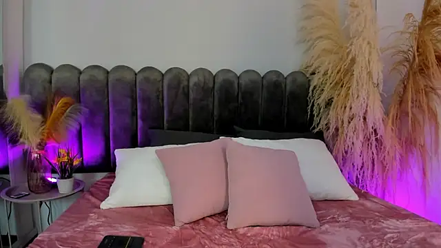 Viollet xoxo online show from September 19, 2025, 7:51 pm