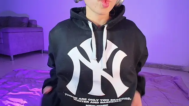 Alina Lee t online show from November 20, 2025, 2:12 am