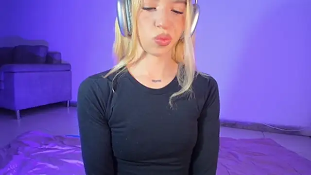 Alina Lee t online show from November 24, 2025, 1:05 am