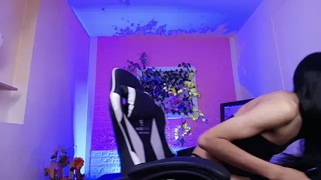 Katy bratz  online show from September 30, 2025, 2:50 am