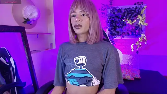 Katy bratz  online show from November 25, 2025, 7:58 pm