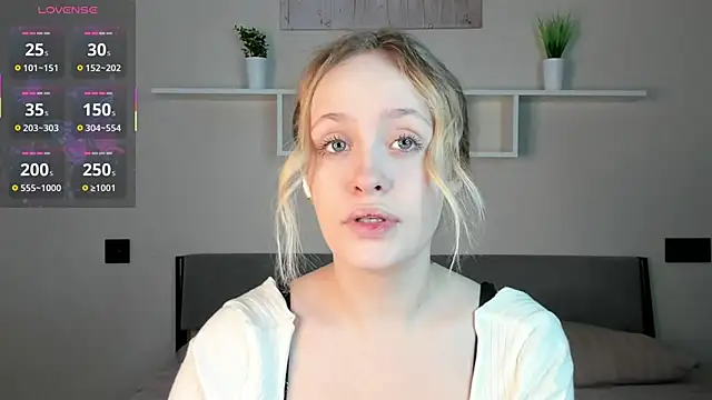 Julliakoill online show from October 29, 2025, 6:12 am