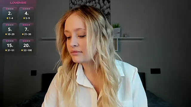 Julliakoill online show from December 5, 2025, 8:02 am