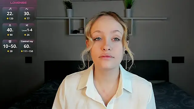 Julliakoill online show from November 29, 2025, 7:41 am