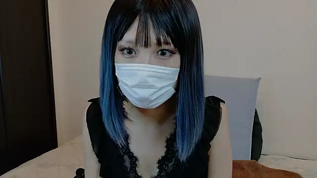 sarina at online show from November 17, 2025, 9:24 am