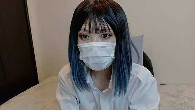 sarina at online show from March 29, 2026, 9:33 am