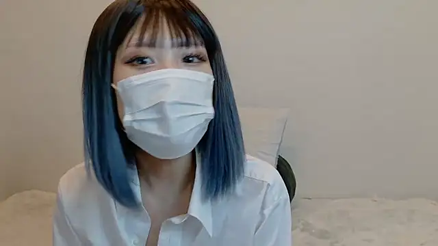 sarina at online show from April 4, 2026, 7:37 am