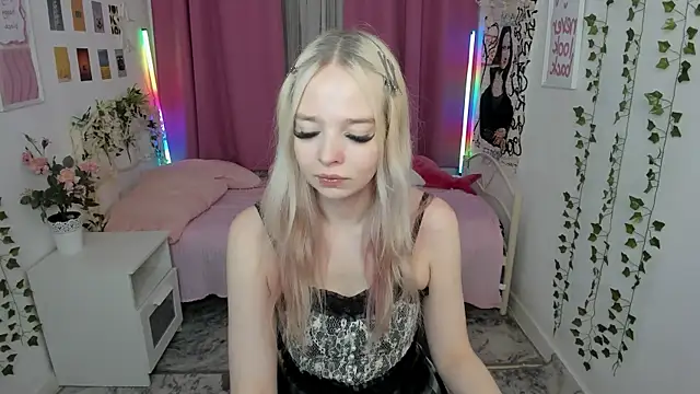 Snapshot of BellaMontgomery chatting on February 28, 2026, 4:50 pm BellaMontgomery online show from February 28, 2026, 4:50 pm