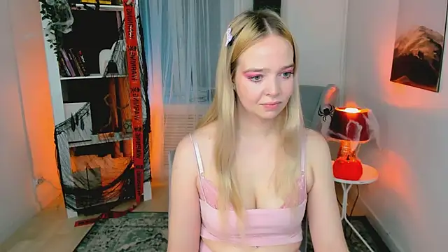 BellaMontgomery online show from October 28, 2025, 11:03 pm