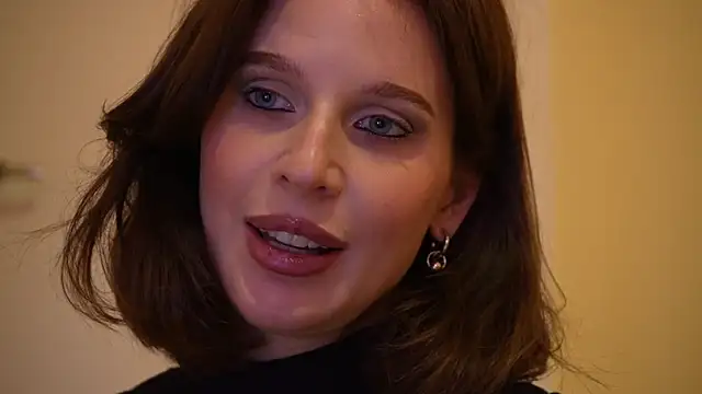 Snapshot of ellaa91 chatting on June 17, 2026, 5:56 pm ellaa91 online show from June 17, 2026, 5:56 pm