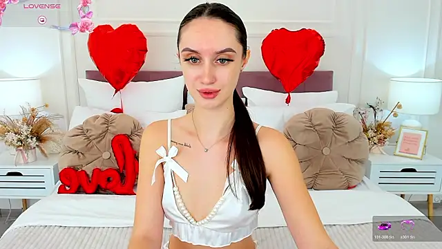 ToriSonn online show from February 17, 2026, 1:19 pm