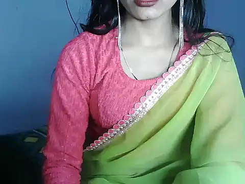 Snapshot of ROSE_GOLDE chatting on February 1, 2026, 3:10 pm ROSE GOLDE online show from February 1, 2026, 3:10 pm