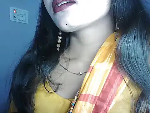 Snapshot of ROSE_GOLDE chatting on February 19, 2026, 4:26 pm ROSE GOLDE online show from February 19, 2026, 4:26 pm