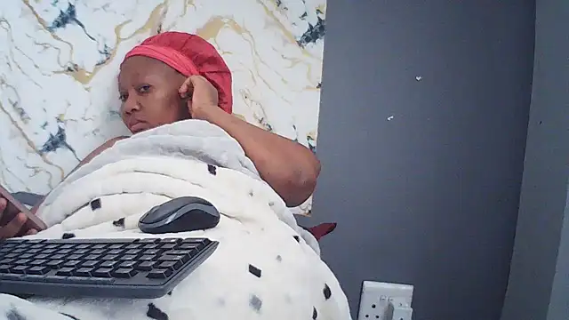 CouplesX96xx online show from April 17, 2026, 9:56 am