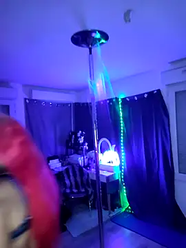 Snapshot of iamlalamilano chatting on February 12, 2026, 8:08 pm iamlalamilano online show from February 12, 2026, 8:08 pm