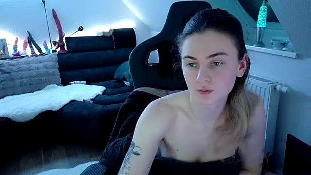 Melly4You online show from March 17, 2026, 11:30 pm