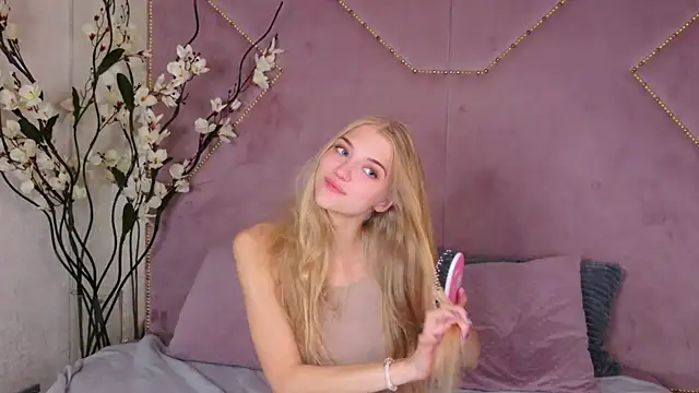 Snapshot of 4example_Chloe chatting on September 28, 2025, 10:55 am 4example Chloe online show from September 28, 2025, 10:55 am