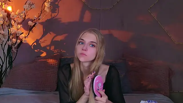 Snapshot of 4example_Chloe chatting on October 6, 2025, 10:38 am 4example Chloe online show from October 6, 2025, 10:38 am