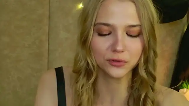 4example Chloe online show from May 11, 2026, 2:56 pm