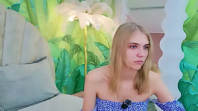 Snapshot of 4example_Chloe chatting on July 5, 2026, 5:58 am 4example Chloe online show from July 5, 2026, 5:58 am