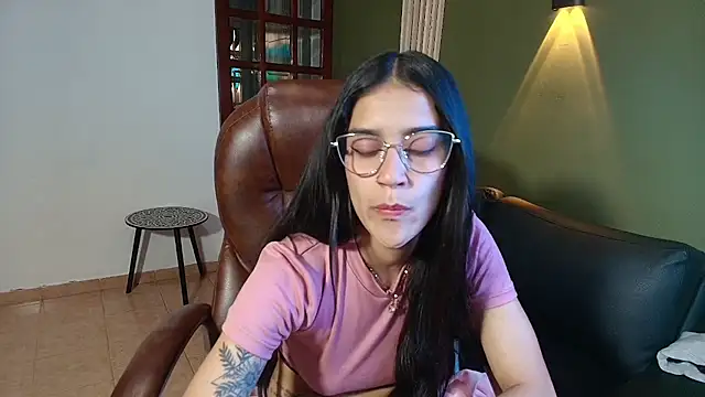 DanielaMonroe online show from November 4, 2025, 8:34 pm