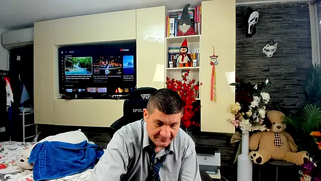 SpartacusDaddy48 online show from April 8, 2026, 8:27 am