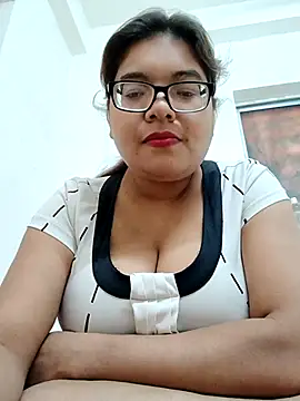 Elie couple143 online show from December 16, 2025, 8:07 am