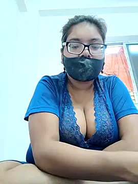 Elie couple143 online show from October 20, 2025, 9:43 am