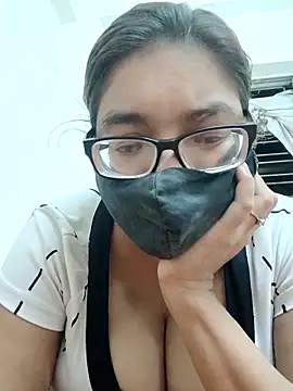 Elie couple143 online show from September 25, 2025, 6:36 pm