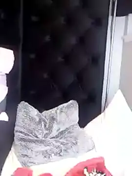 sweetnjuicyyy online show from November 22, 2025, 6:23 am