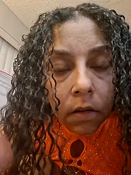 sweetnjuicyyy online show from September 30, 2025, 4:40 am