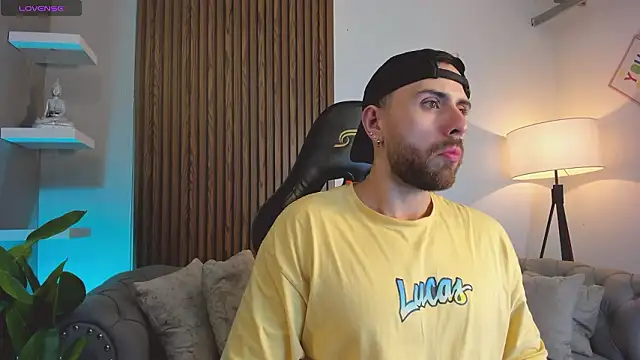 Maximo Wolff online show from March 19, 2026, 3:06 am