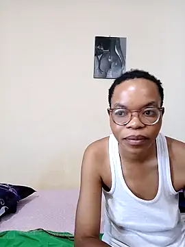 Snapshot of Miss-Hennessy chatting on May 2, 2026, 2:33 pm Miss-Hennessy online show from May 2, 2026, 2:33 pm