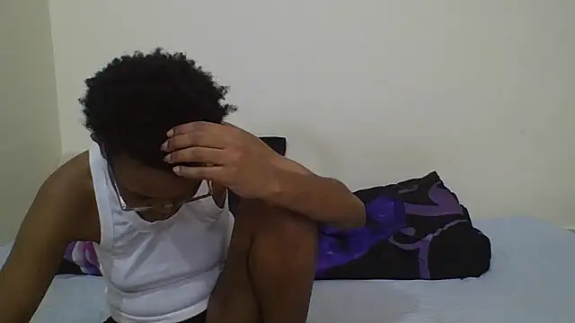 Snapshot of Miss-Hennessy chatting on October 4, 2025, 8:21 pm Miss-Hennessy online show from October 4, 2025, 8:21 pm