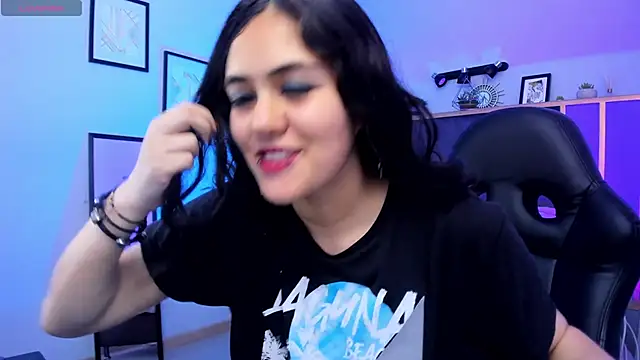 Azurra amatto2 online show from November 13, 2025, 8:57 pm