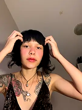 Snapshot of Noemya chatting on November 15, 2025, 8:24 pm Noemya online show from November 15, 2025, 8:24 pm