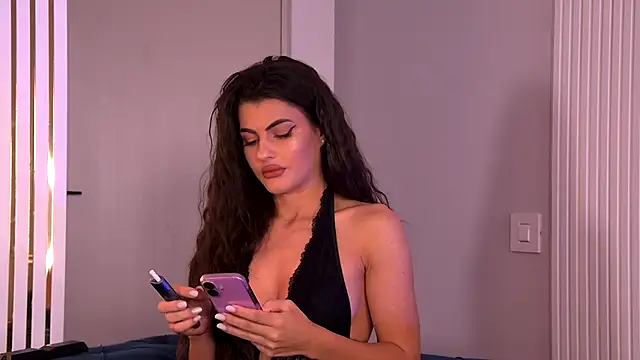 YasminaMoon online show from November 9, 2025, 4:16 am