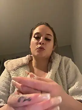 LollyLove  online show from February 21, 2026, 7:05 pm