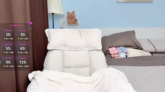 ViViennepp online show from October 19, 2025, 6:32 pm