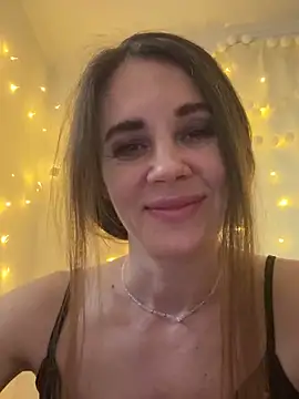 LucieMack online show from February 3, 2026, 2:11 pm